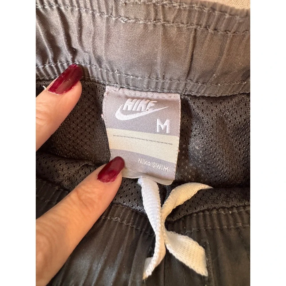 Nike Men's Medium Gray Running Athletic Shorts Lined Drawstring Swoosh